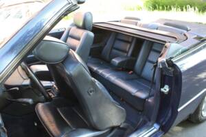 Image 16/21 of Mercedes-Benz E 320 (1995)