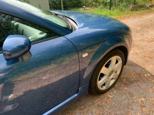 Image 9/72 of Audi TT 1.8 T (2000)