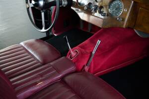Image 40/48 of Jaguar XK 120 FHC (1954)