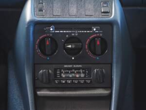 Image 16/34 of Mercedes-Benz 200 (1983)