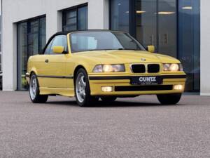 Bild 37/54 von BMW 320i (1999)