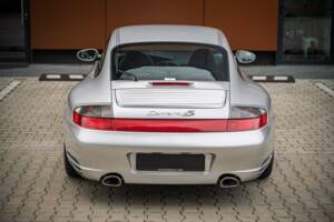 Afbeelding 39/73 van Porsche 911 Carrera 4S (2002)