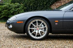 Immagine 13/50 di Jaguar XK8 4.0 (2002)