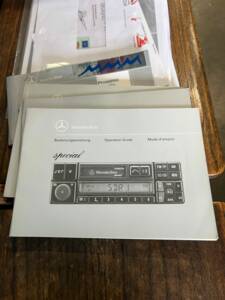 Bild 25/79 von Mercedes-Benz 200 CE (1993)