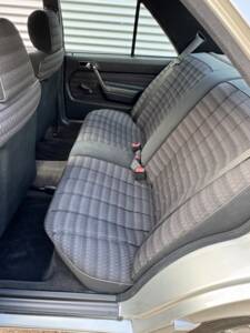 Bild 20/41 von Mercedes-Benz 190 E 2.0 (1992)