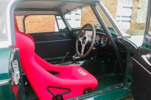 Image 2/50 of MG MGB GT (1965)