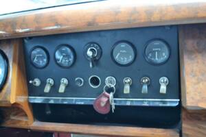 Image 3/27 of Jaguar Mk II 2.4 (1960)