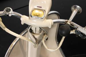 Bild 34/50 von Piaggio Vespa 150 "Struzzo" VL (1955)