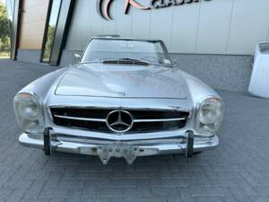 Image 4/36 of Mercedes-Benz 230 SL (1965)
