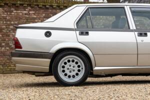 Image 32/50 of Alfa Romeo 75 2.0 Twin Spark (1988)