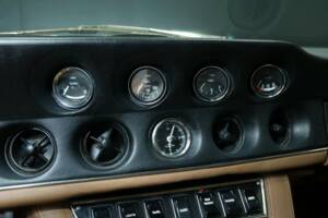 Image 16/50 of Jensen Interceptor  MK III (1974)