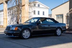Bild 4/49 von Mercedes-Benz 300 CE-24 (1993)