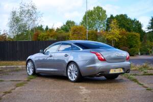 Bild 14/50 von Jaguar XJ 5.0 (2010)
