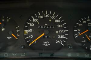 Image 33/50 of Mercedes-Benz 300 CE-24 (1991)