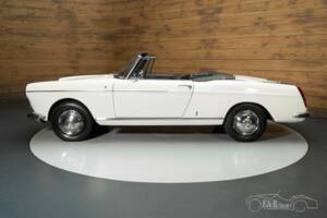 Imagen 7/8 de Peugeot 404 Convertible (1966)