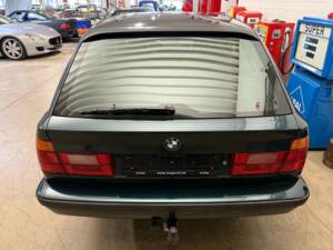 Bild 17/18 von BMW 525i Touring (1994)
