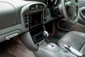 Image 38/50 of Porsche 911 Carrera 4S (2002)