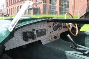 Image 11/16 of Jaguar D-Type (1964)