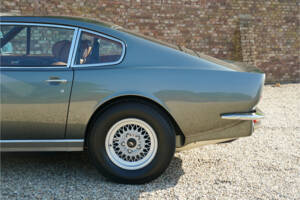 Image 27/50 of Aston Martin V8 (1980)