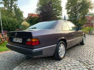 Bild 3/35 von Mercedes-Benz 230 CE (1992)