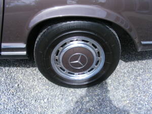 Image 27/36 de Mercedes-Benz 280 SL (1970)