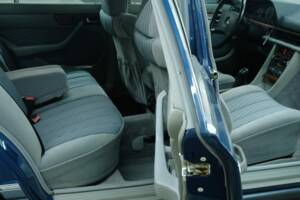 Bild 22/50 von Mercedes-Benz 300 SE (1990)