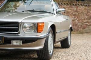Image 12/50 de Mercedes-Benz 560 SL (1988)