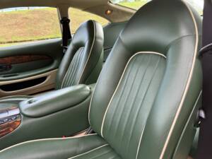 Afbeelding 17/21 van Aston Martin DB 7 (1998)