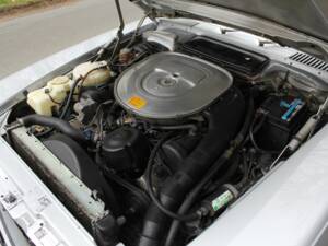 Image 14/18 de Mercedes-Benz 500 SL (1986)