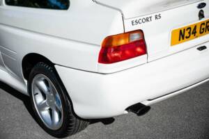 Image 26/41 of Ford Escort RS Cosworth (1995)