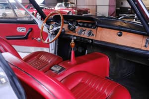 Image 25/36 of Ferrari 330 GT 2+2 (1964)