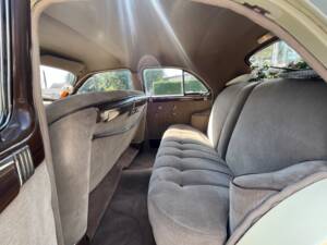 Image 17/46 of Packard Deluxe Eight Club Sedan (1949)