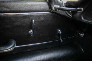 Image 31/40 de Jaguar Type E 4.2 (1967)
