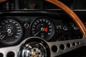 Image 29/53 de Jaguar E-Type (1970)