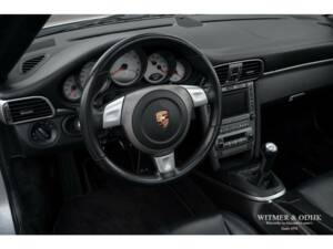 Bild 20/31 von Porsche 911 Carrera 4S (2006)