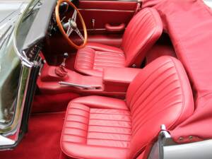 Imagen 12/19 de Jaguar E-Type 4.2 (1967)