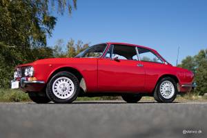 Image 5/24 of Alfa Romeo 2000 GT Veloce (1973)
