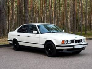 Bild 1/8 von BMW 525ix (1993)