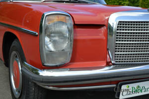 Image 38/50 of Mercedes-Benz 230&#x2F;6 (1973)