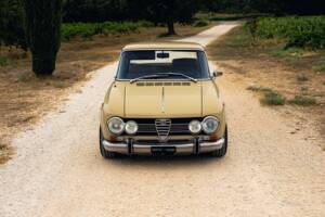 Image 4/18 of Alfa Romeo Giulia 1300 Super (1971)