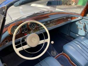 Image 10/19 of Mercedes-Benz 220 SE b (1963)