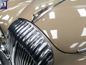 Image 22/64 of Daimler V8-250 (1969)