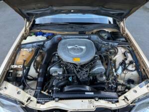Image 19/22 de Mercedes-Benz 500 SEC (1984)