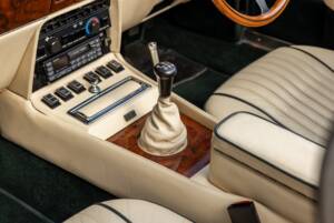 Bild 61/70 von Aston Martin V8 Vantage Volante X-Pack (1989)