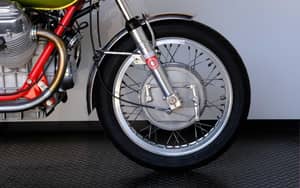 Immagine 2/80 di Moto Guzzi V7 Sport (1972)