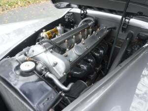 Image 16/19 of Jaguar XK 120 OTS (1952)