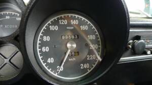 Bild 9/36 von Alfa Romeo 2000 GT Veloce (1975)