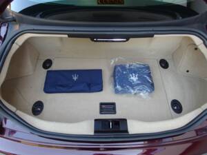 Image 70/98 of Maserati GranTurismo 4.2 (2008)