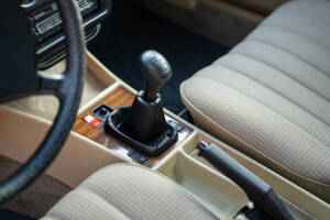 Imagen 29/42 de Mercedes-Benz 190 E (1984)