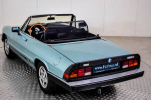 Bild 27/48 von Alfa Romeo 2.0 Spider (1983)